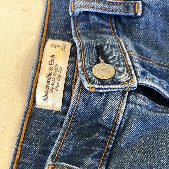 Abercrombie & Fitch Then Ankle Straight Ultra High Rise Distressed Denim Size 28 - Picture 3 of 8